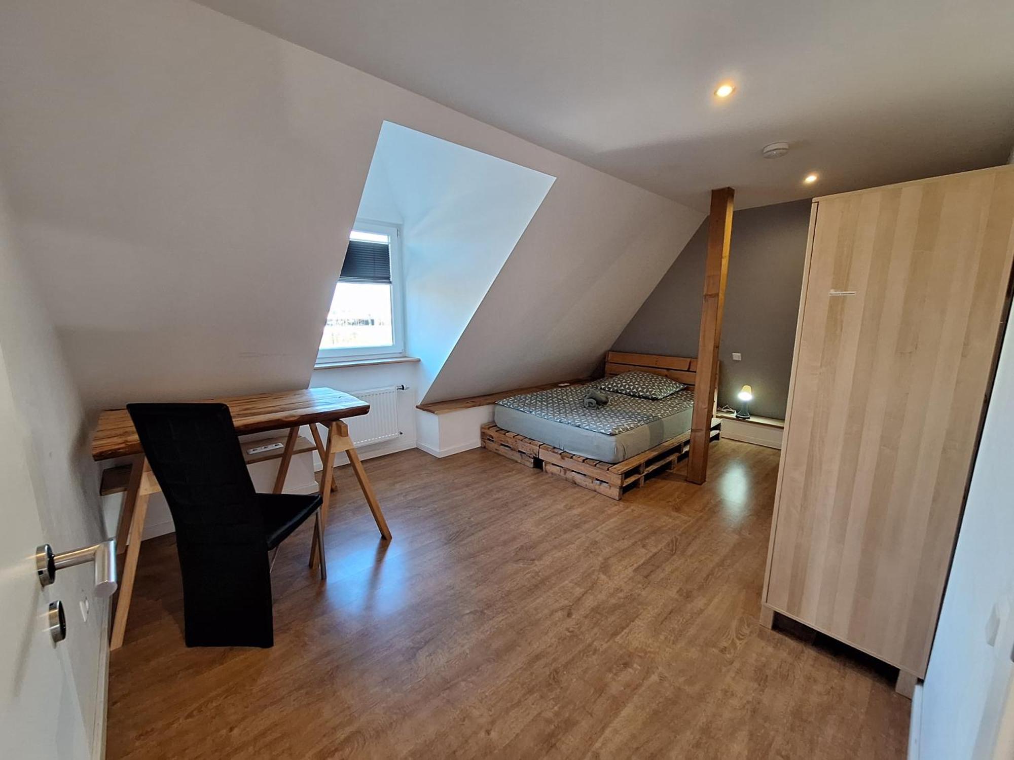 Bielefeld Zentral Komplette Fewo, 4 Schlafbereiche Bis Zu 8 Personen Exterior foto