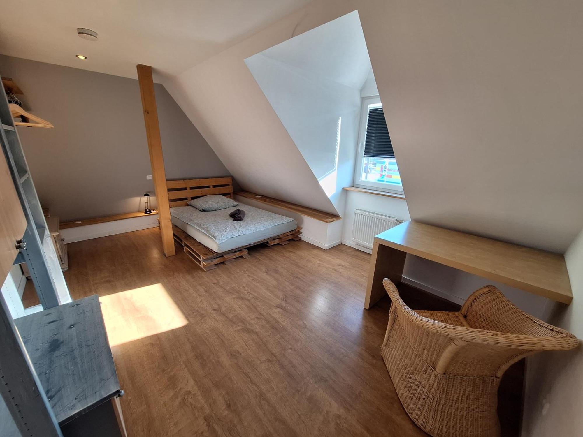 Bielefeld Zentral Komplette Fewo, 4 Schlafbereiche Bis Zu 8 Personen Exterior foto