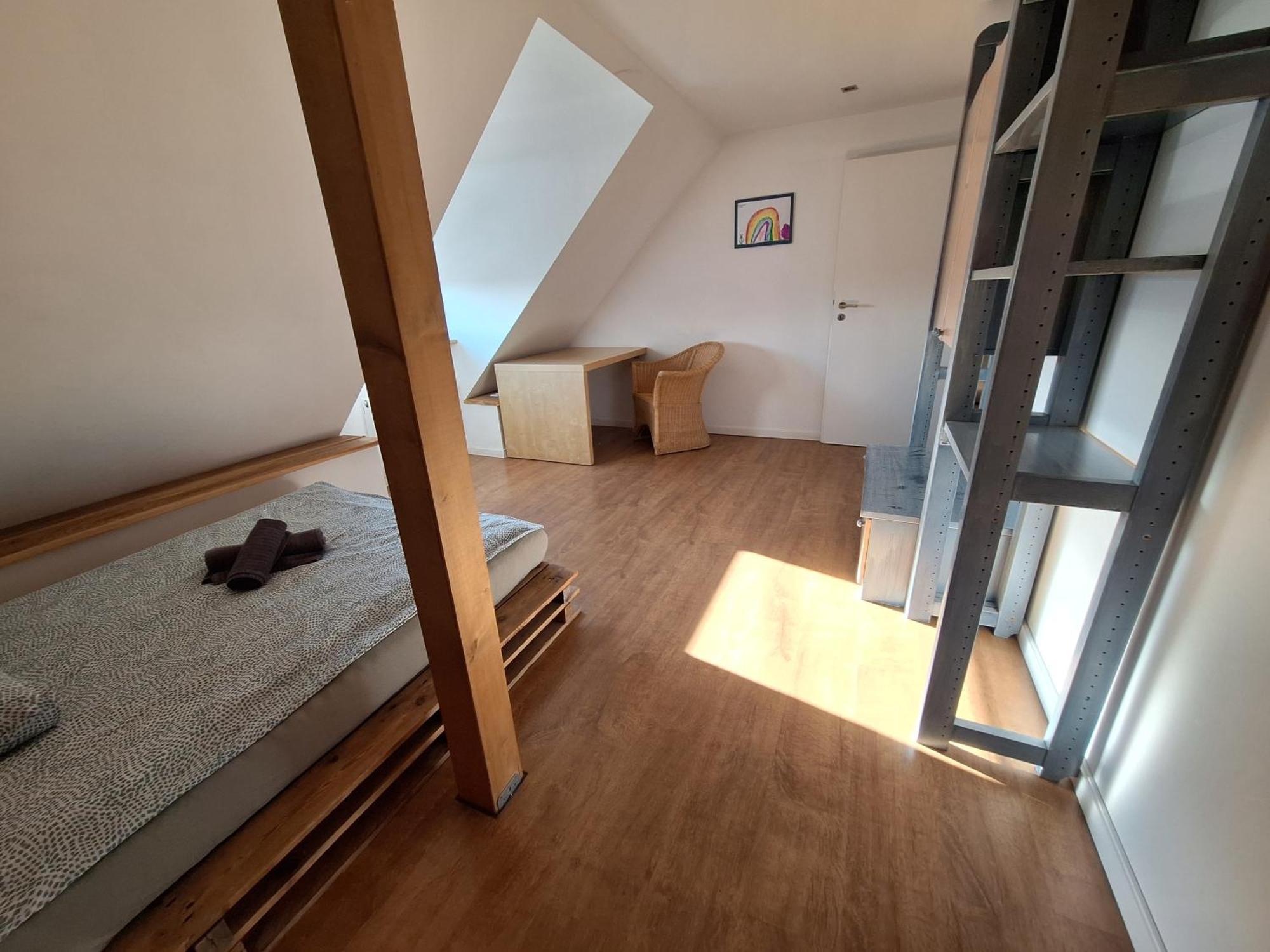 Bielefeld Zentral Komplette Fewo, 4 Schlafbereiche Bis Zu 8 Personen Exterior foto