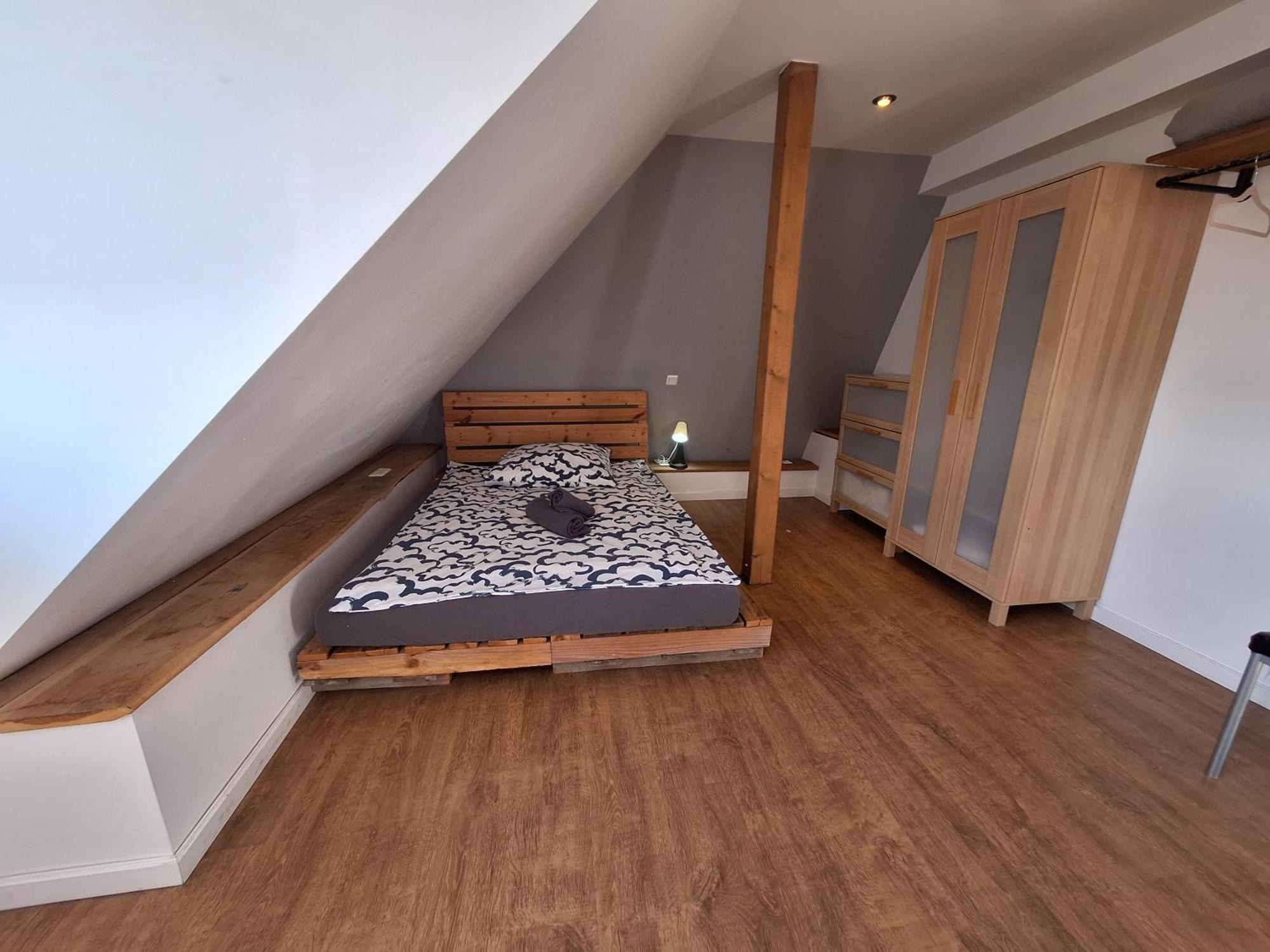 Bielefeld Zentral Komplette Fewo, 4 Schlafbereiche Bis Zu 8 Personen Exterior foto