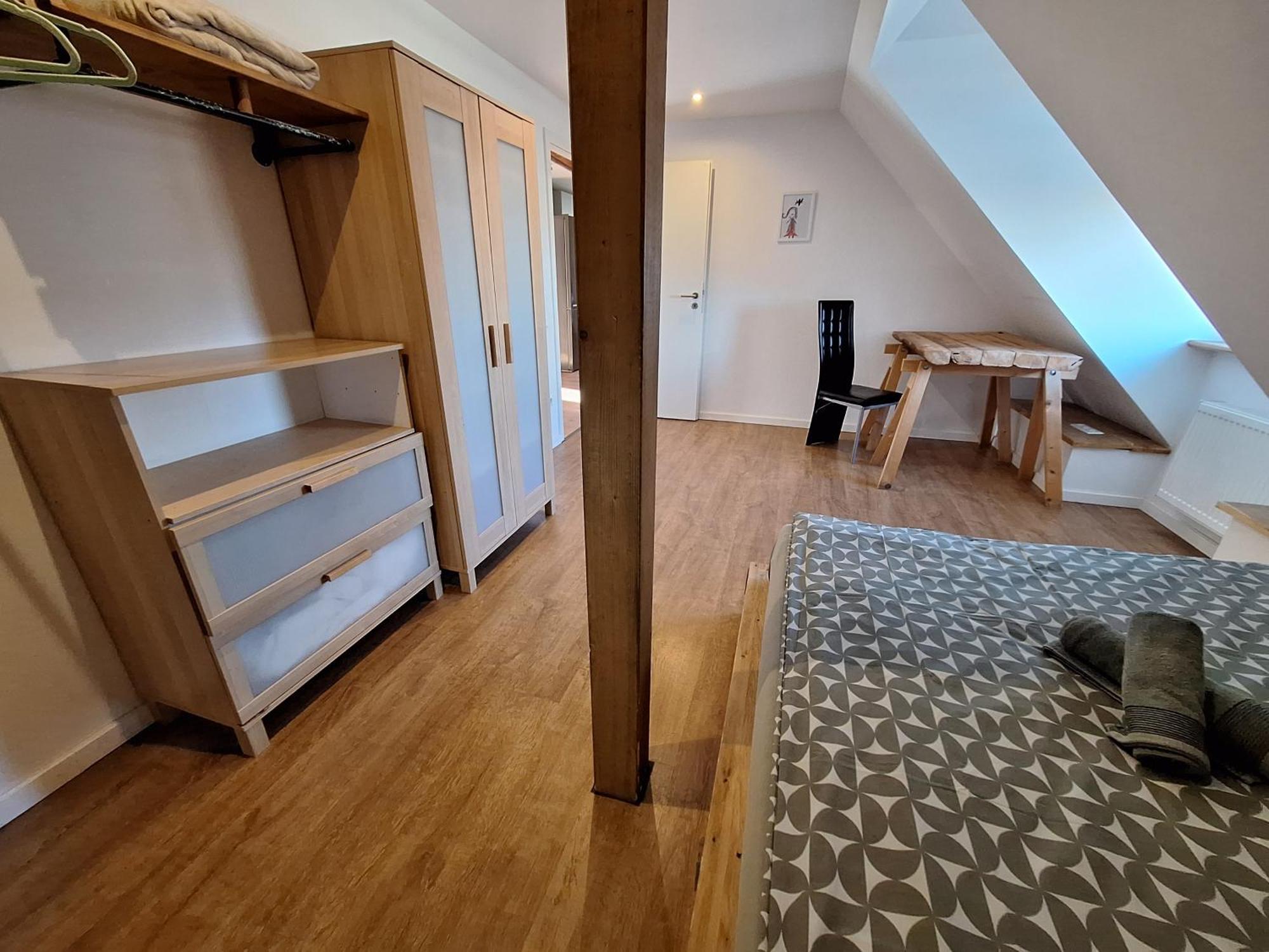 Bielefeld Zentral Komplette Fewo, 4 Schlafbereiche Bis Zu 8 Personen Exterior foto