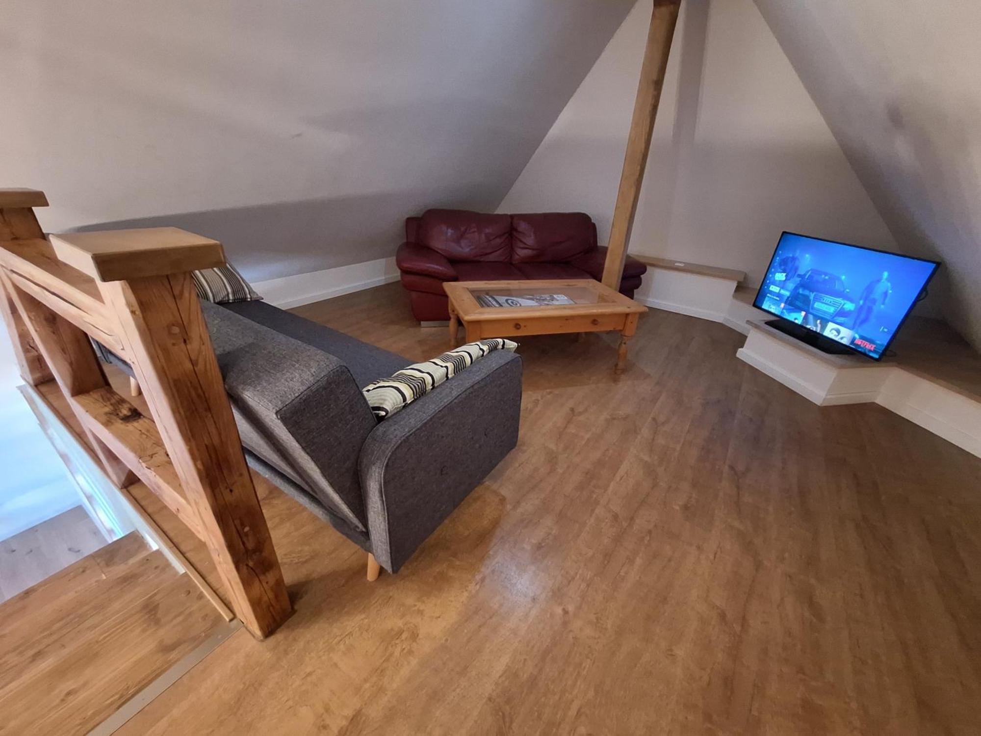 Bielefeld Zentral Komplette Fewo, 4 Schlafbereiche Bis Zu 8 Personen Exterior foto